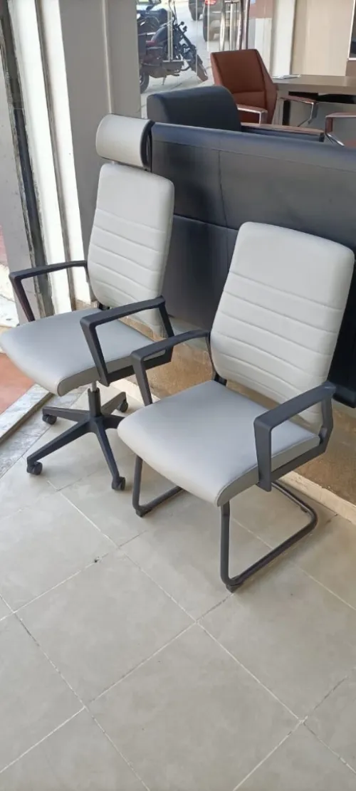CHAISES OPERATEURS ET VISITEURS  