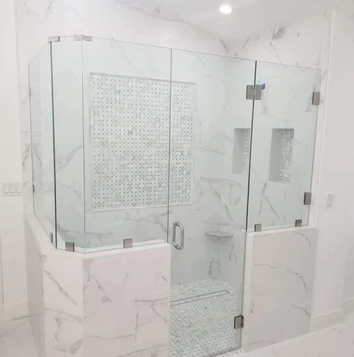 Paroi de douche et façade en verre 