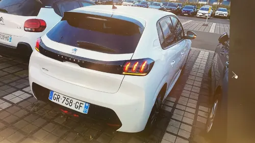 Peugeot 208 2023 Allure Pack