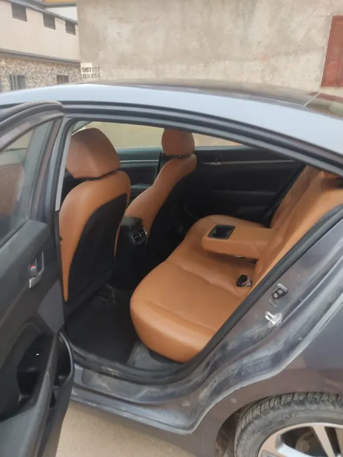 Hyundai Elantra 2018 GLX