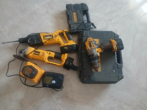Perceuse visseuse tronçonneuse Dewalt 