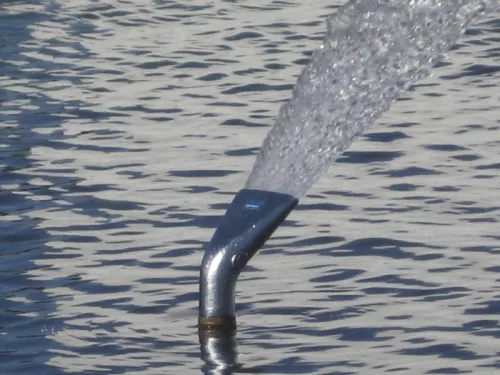 VENTRE DES PIECE ADJUTAGE ET ECLAIRAGE DE FONTAINE (Jet D'eau)