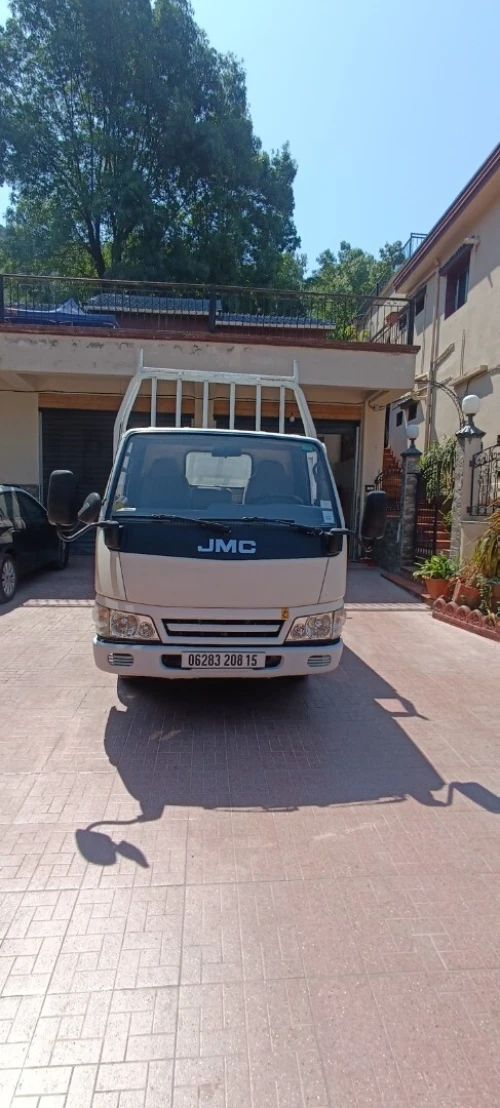 JMC Camion lourd a Benne 2008