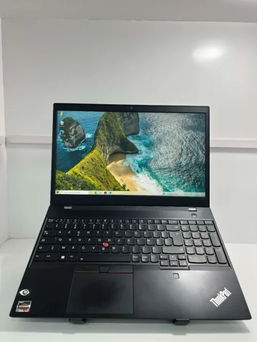 LENOVO THINKPAD P15V RYZEN 7 PRO 6850H 32GB RAM 512 SSD GPU: AMD RADEON GRAPHICS / VIVIDIA T1200