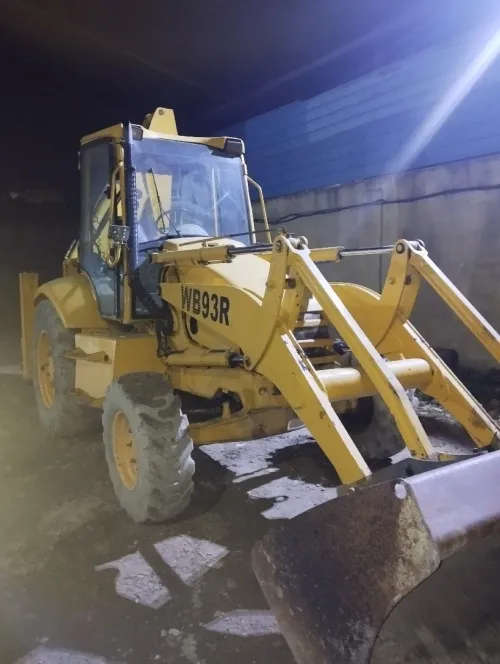 Komatsu WB93 2000