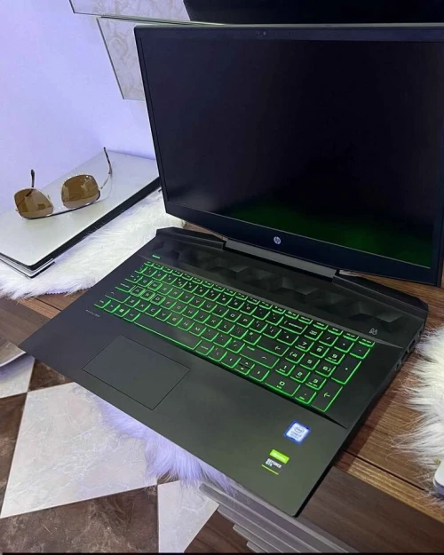 Hp pavilion i7 9750h ,RAM 16 Go. Carte graphique 1660Ti , disque dur 500 SSD + 1000 HDD ,