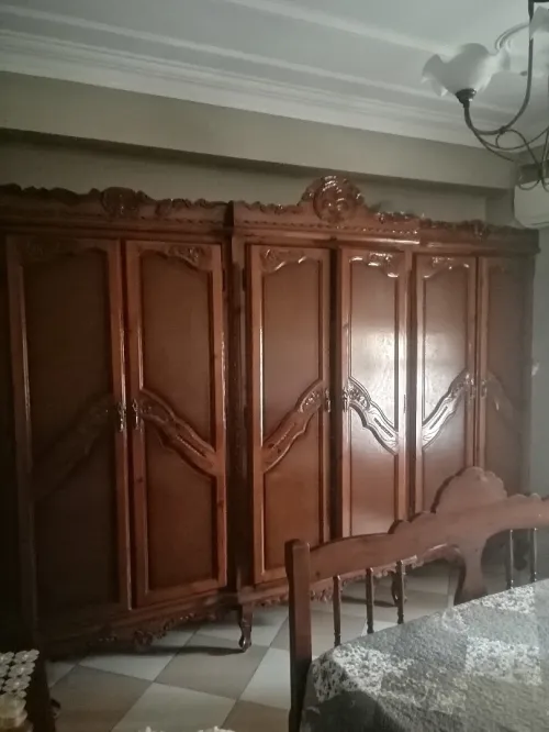 Vend très jolie Chambre à coucher stylé LOUIS XIX en bois rouge massif 