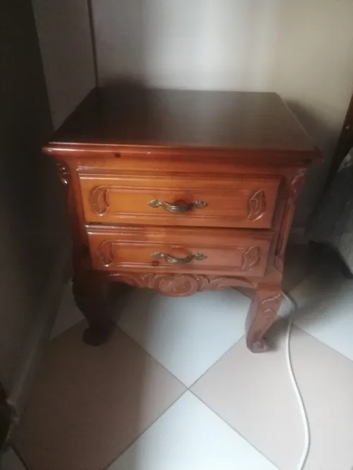 Vend très jolie Chambre à coucher stylé LOUIS XIX en bois rouge massif 