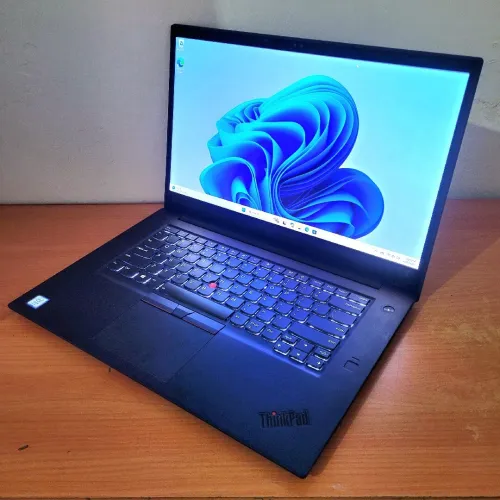 Lenovo Thinkpad - 4K Tactile/ 32GB RAM/ Xeon E-2176m/ Nvidia Quadro P2000 4GB/ 256GB SSD