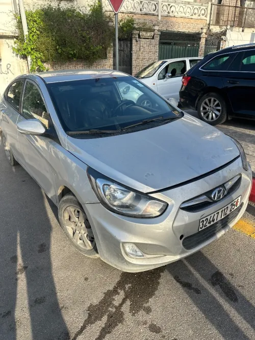 Hyundai Accent RB  4 portes 2012 Accent RB  4 portes