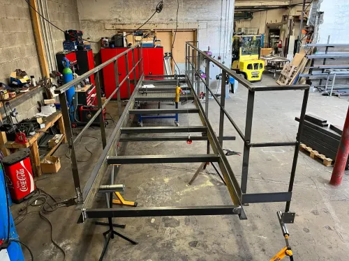 Fabrication passerelle métallique sur mesure 