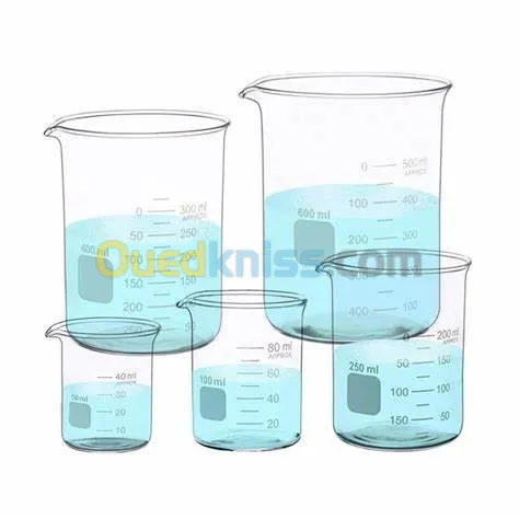 fioles et bécher en verre 