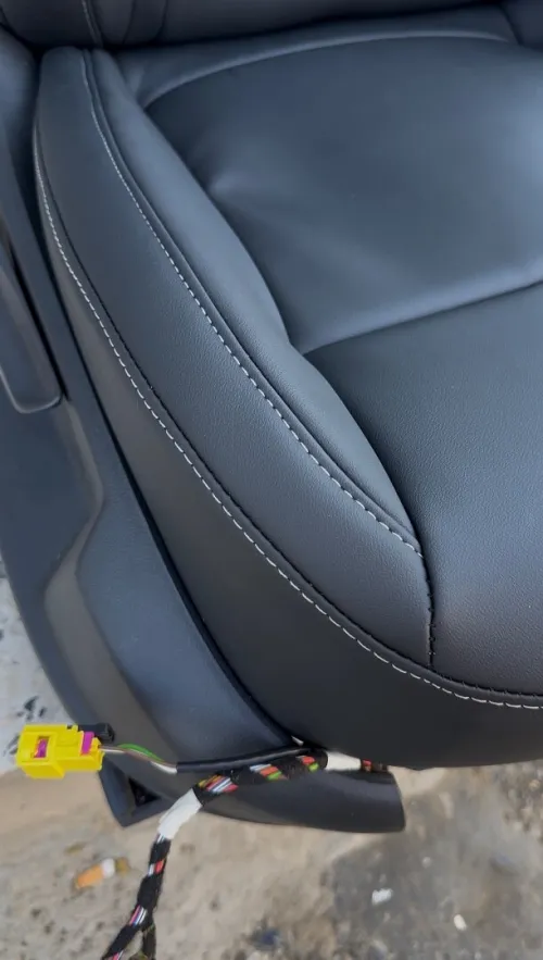 Toit, tapis, siège, cache volant, garniture porte 
