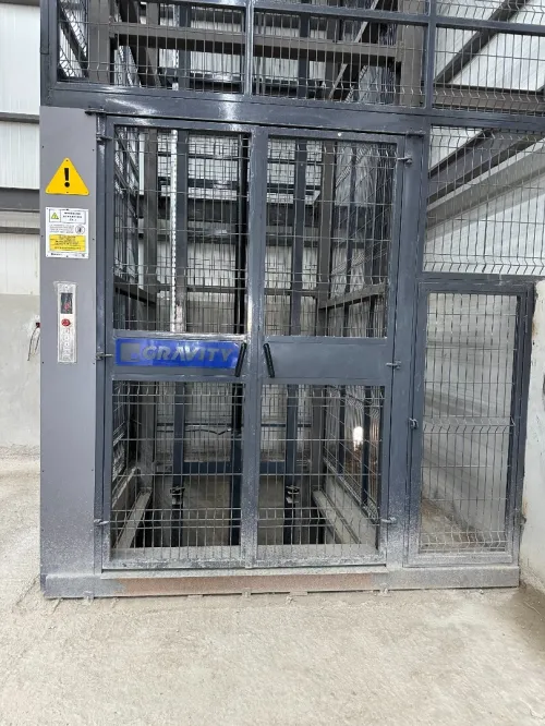 Montecharge marchandise hydraulique fabrication sur mesure - GRAVITY ALGERIE - Interne Ou Externe