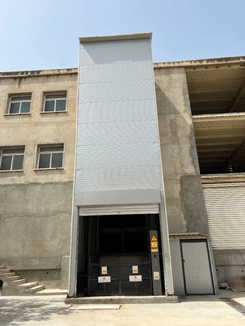 Montecharge hydraulique fabrication sur mesure - GRAVITY ALGERIE - interne ou externe