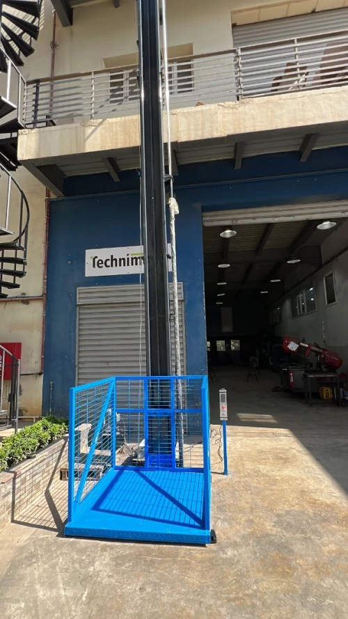 Montecharge hydraulique fabrication sur mesure - GRAVITY ALGERIE - interne ou externe