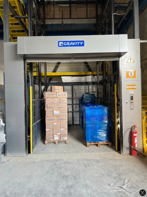 Montecharge marchandise hydraulique fabrication sur mesure - GRAVITY ALGERIE - interne ou externe