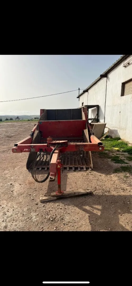 Machine ramasseuses pierre 