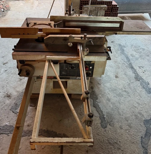 Machine à bois 