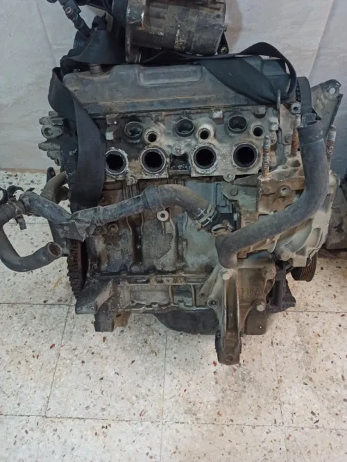 Vente moteur bâtiment 206 1.1 للبيع باطيما 206 1.1 تنقص الزيت + boite vitesse 206 بواط فيتا