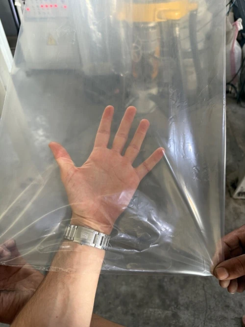 Film thermo rétractable et emballages