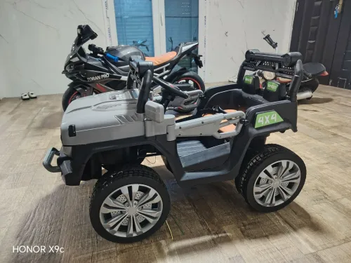 Voiture Elèctrique 4x4