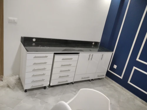 Fabrication des meubles dentaire 