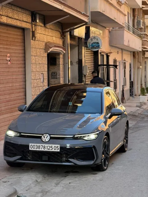 Volkswagen Golf 8 2025 R-Line