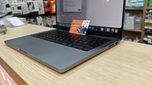 Macbook Pro M3 (2023) 8/512G cycle 40