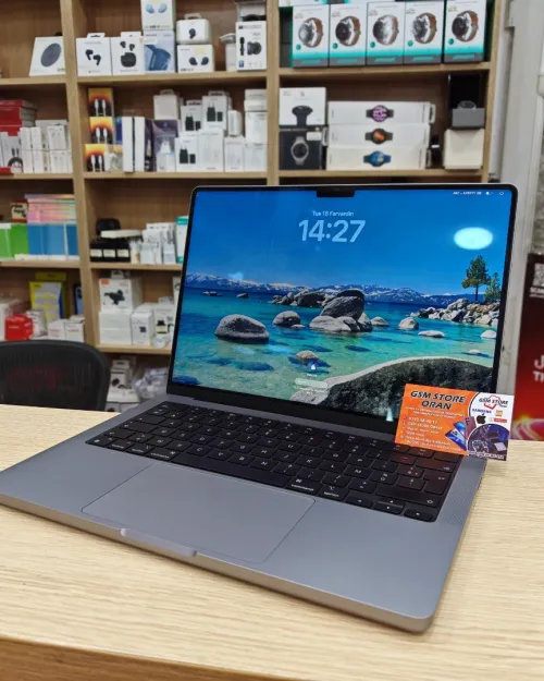 Macbook Pro M3 (2023) 8/512G cycle 40