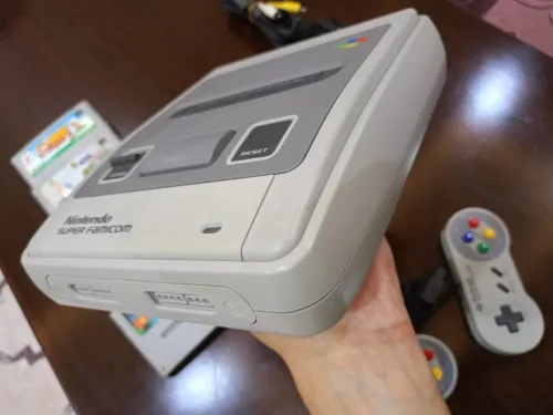 Nintendo Super Famicom avec 5 jeux