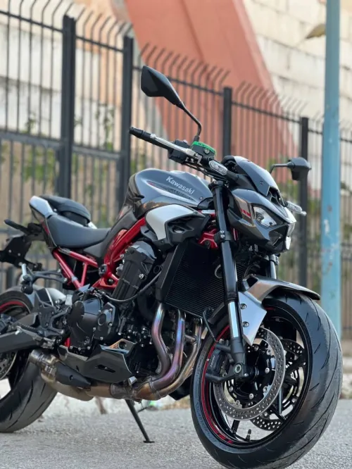 Kawasaki Z900 nv 2025