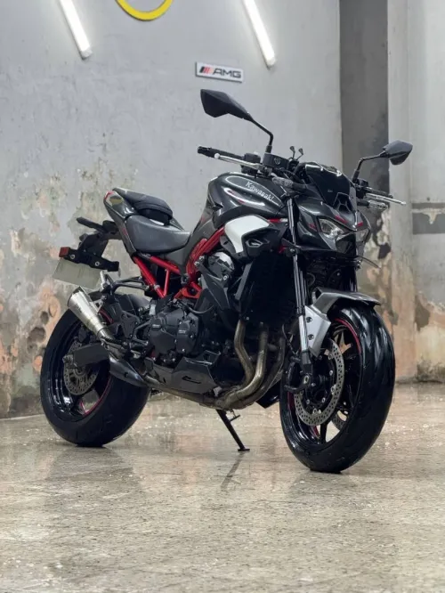Kawasaki Z900 