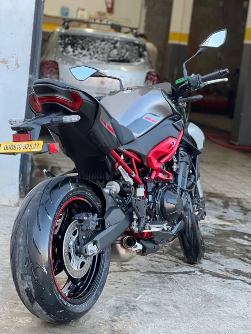 Kawasaki Z900 nv 2025