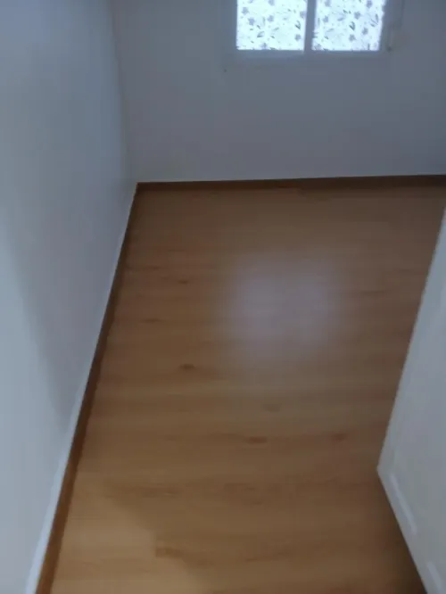  Pose de Parquet Stratifié Travail Propre & Professionnel 