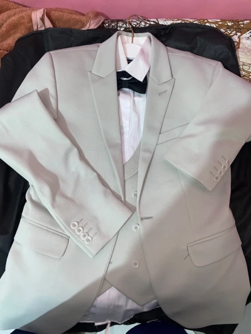 Costume grise