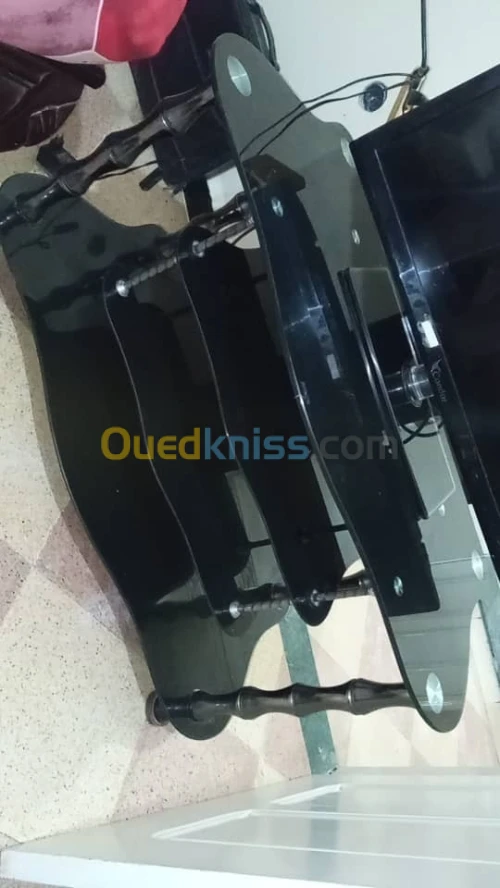 Tables de téléviseurs 