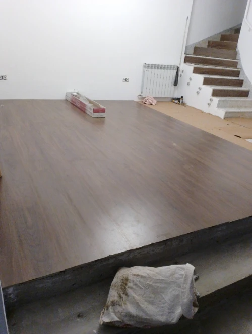 Poseur de parquet 
