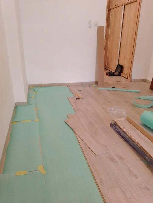 Poseur de parquet 