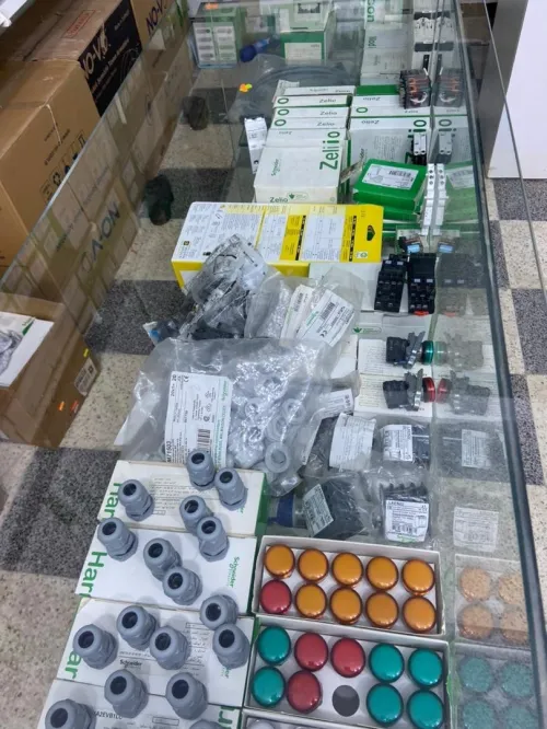 Schneider Disjoncteur Différentiel - Contacteur - Relais - Interrupteurs  (schneider)- variateur 