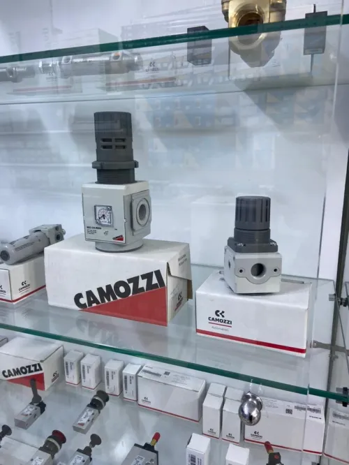 Distributeur- pneumatique -Vérin pneumatique-Raccord et électrovanne-vanne Filtre Régulateur camozzi