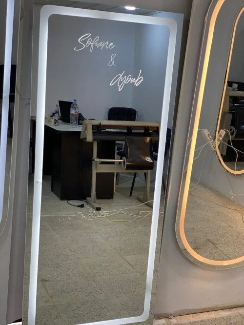 Miroir LED personnalisé