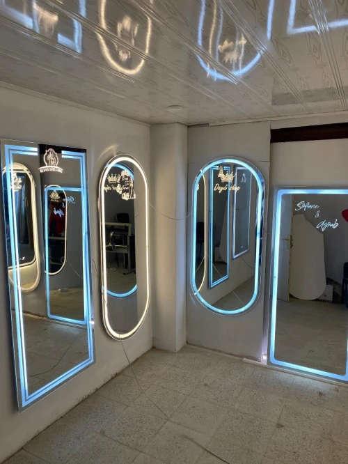 Miroir LED personnalisé