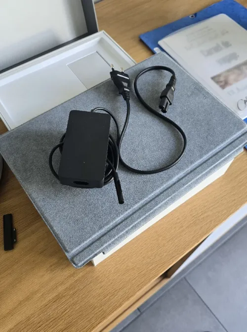 Microsoft Surface pro 5 4G LTE