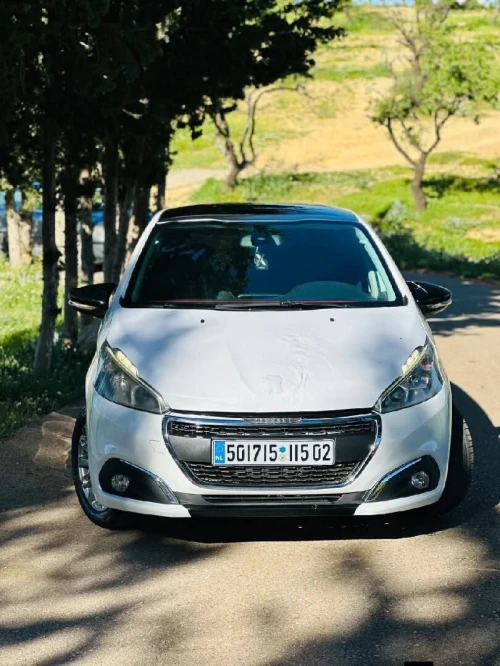 Peugeot 208 2015 Allure Facelift