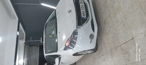 Peugeot 208 2013 Fennec