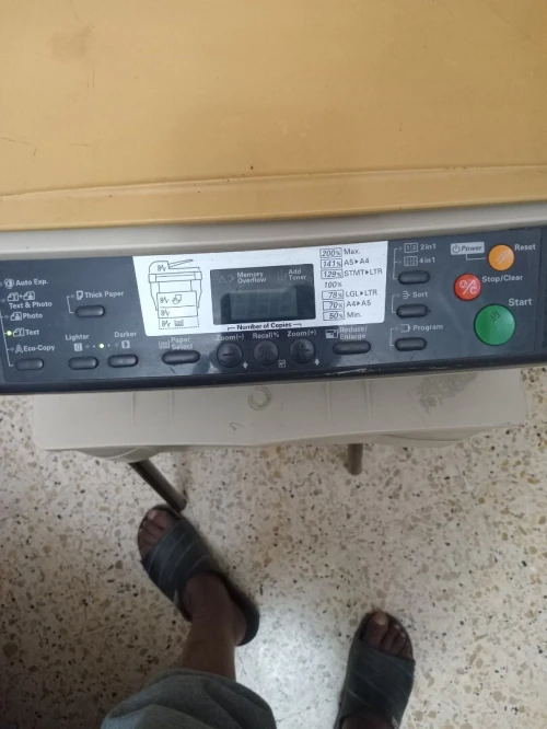 Projector ebson s-11+photocopies kyocera fs-1025mfp et km1500