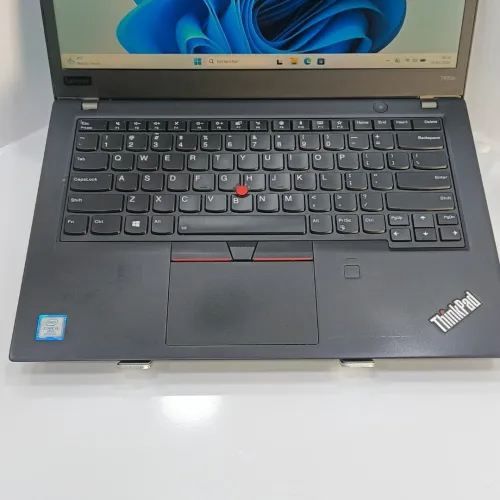 Lenovo ThinkPad T480s Intel i5-8350 (8 ème)/ Ram 8g / SSD 256g / écran 14 FHD/ UHD Graphics620