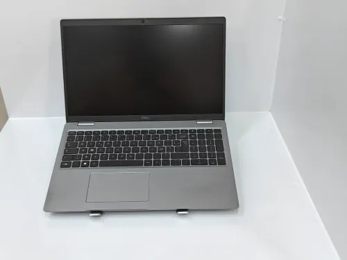 DELL Latitude 5520 / i5-1135G7 11éme /Ram 16G /SSD 256G /15.6"FHD /Carte graphique Intel Iris X