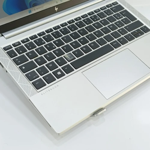 HP ELITEBOOK 830 G7 i5-10210U (10éme)/Ram 8g / SSD 256g / écran 13.3 FHD